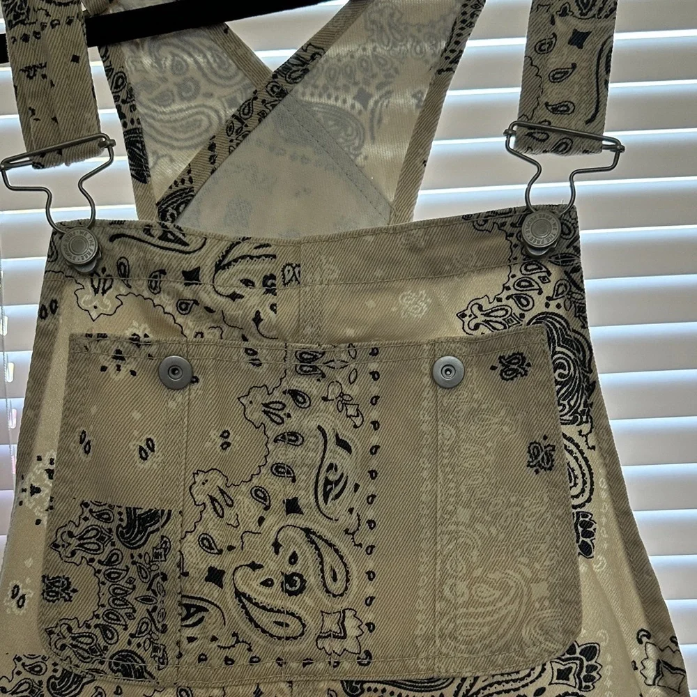 EUC Free People boyfriend printed bandana paisley overalls sz XS - Picture 2 of 10